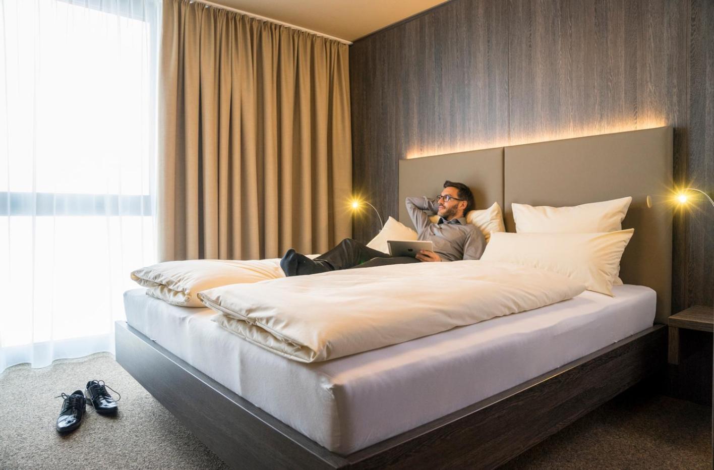 Myhotel Muenchen Ольхинг Экстерьер фото